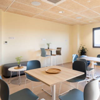 Bureau privé 20 m² 4 postes Coworking Rue du Point du Jour Saint-Denis-lès-Bourg 01000 - photo 2